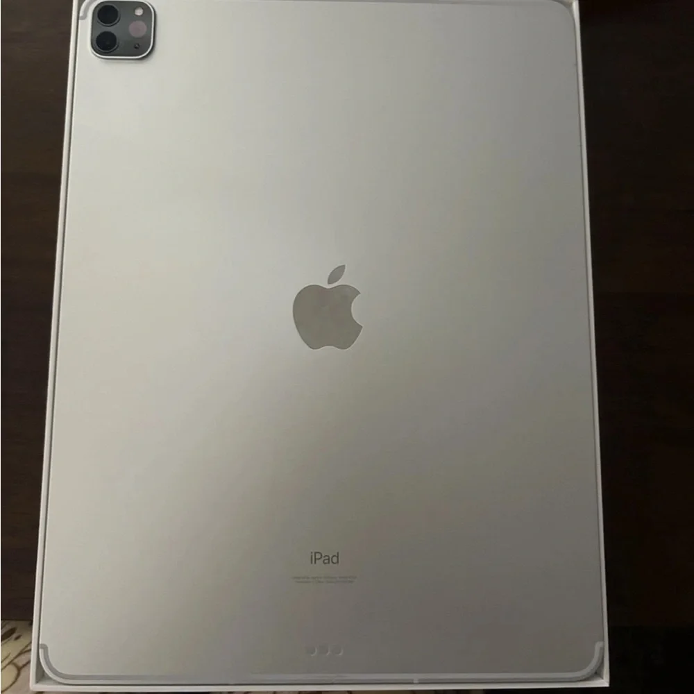 Apple iPad Pro 12.9 5th generation WiFi and cellular 256gb w/cases/ original box